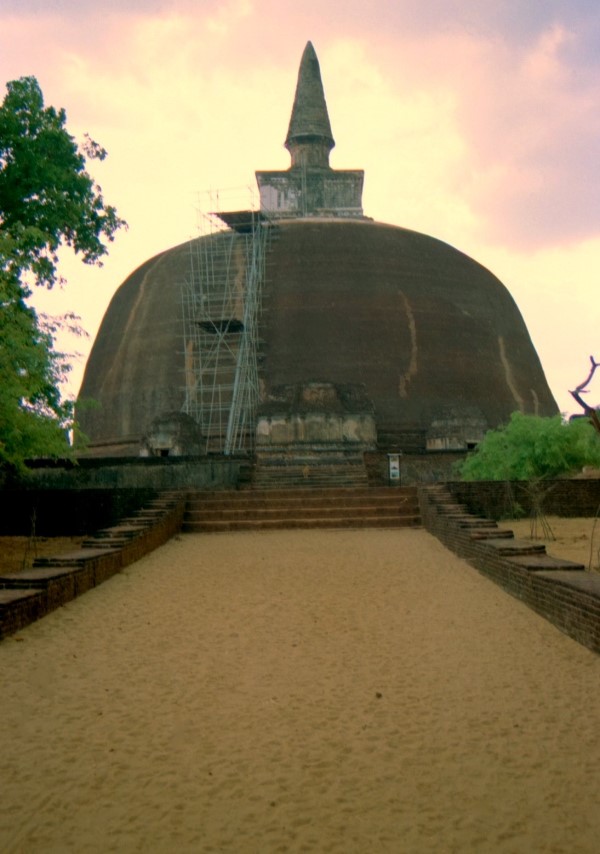 Polonnaruwa Vatadage circular relic shrine ancient Sinhalese architecture
